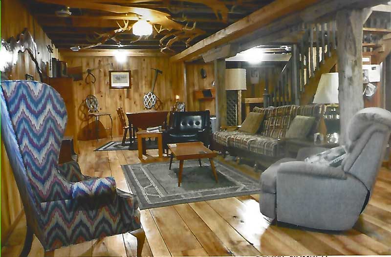 Living Room area in main lodge at Minnesota Outfitters Ten Point Lodge in Houston County, MN